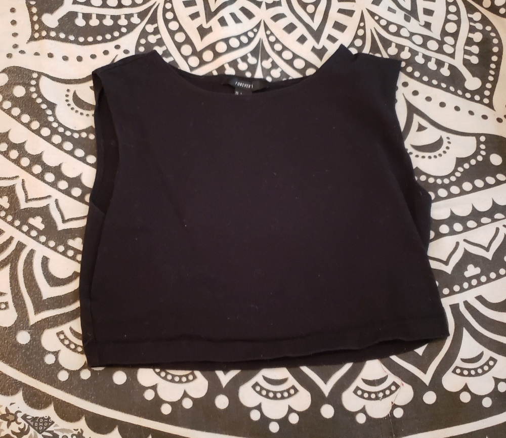Forever 21 black crop top